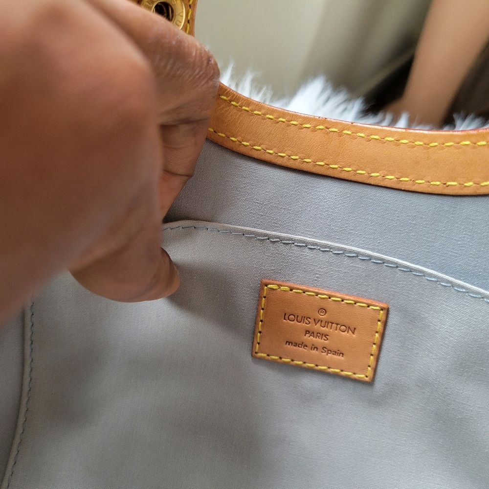 Louis Vuitton Bag - Picture 6 of 9